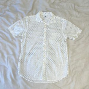 Uniqlo White Short Sleeve Button Down Size Medium